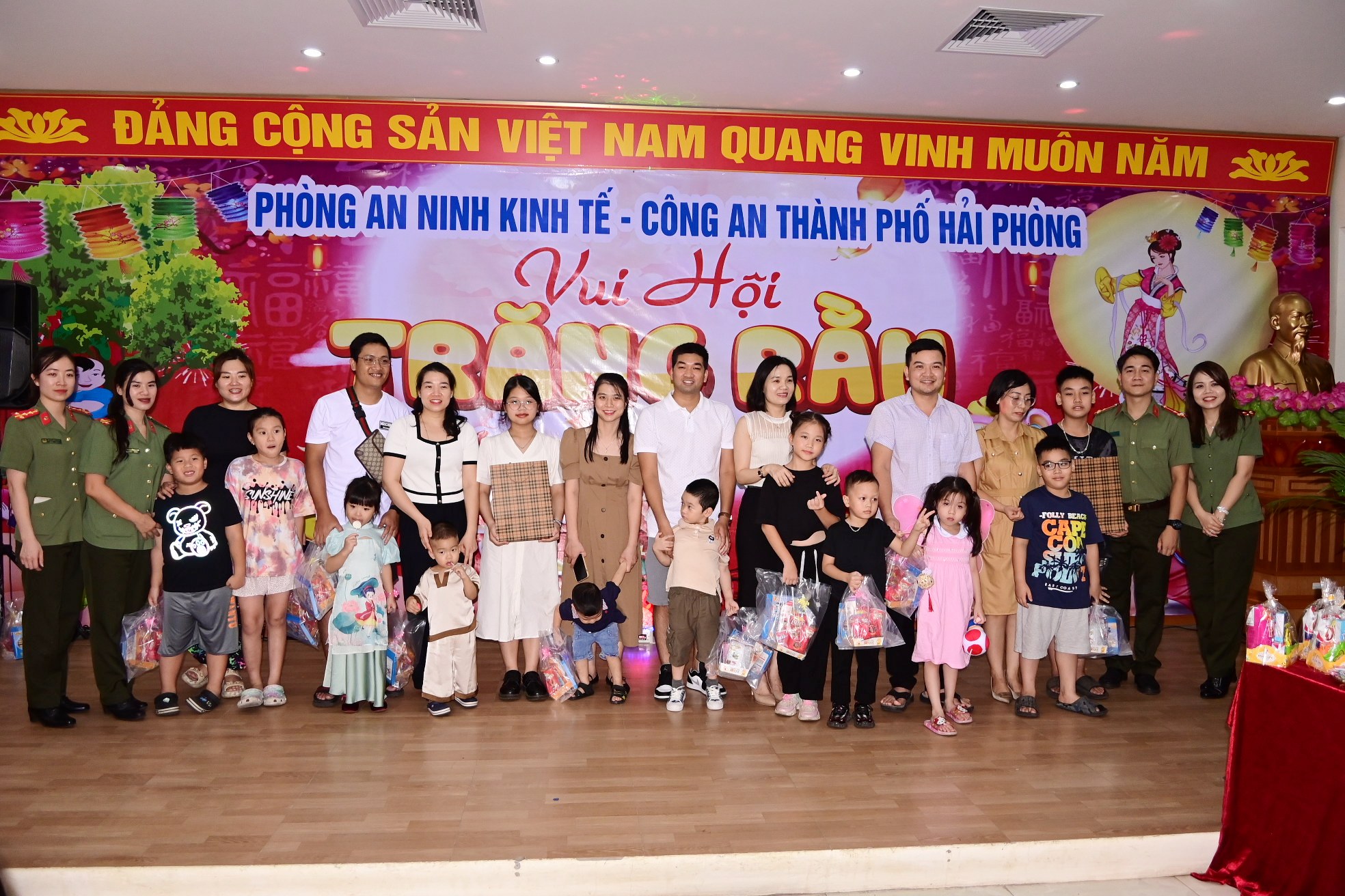 Phòng An ninh kinh tế - CATP: Tổ chức chương trình “Vui hội trăng rằm” năm 2023